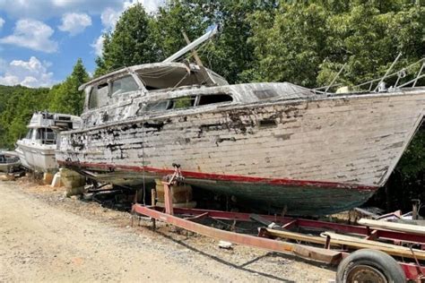 Boat salvage yards in michigan - Address: 3635 SW 30th Ave, Fort Lauderdale, FL 33312 | Phone: (954) 584-6544 | Hours: Mon - Fri: 8am to 5pm, Sat: 9am to 1pm | Website. This salvager offers a wide array of used and new parts, engines, and more for a variety of big name brands.